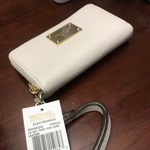 Wristlet